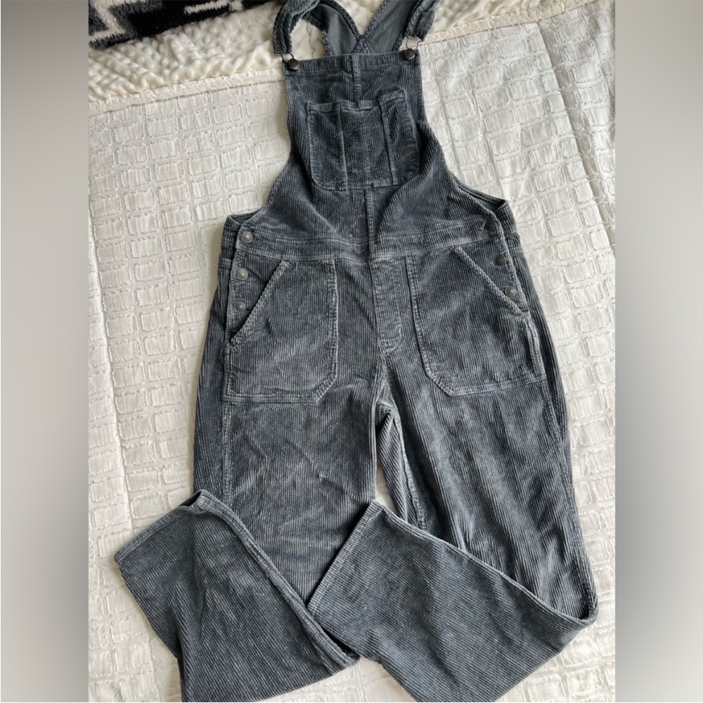 American Eagle Outfitters Grey Corduroy Overalls Size Large Women’s 🦅